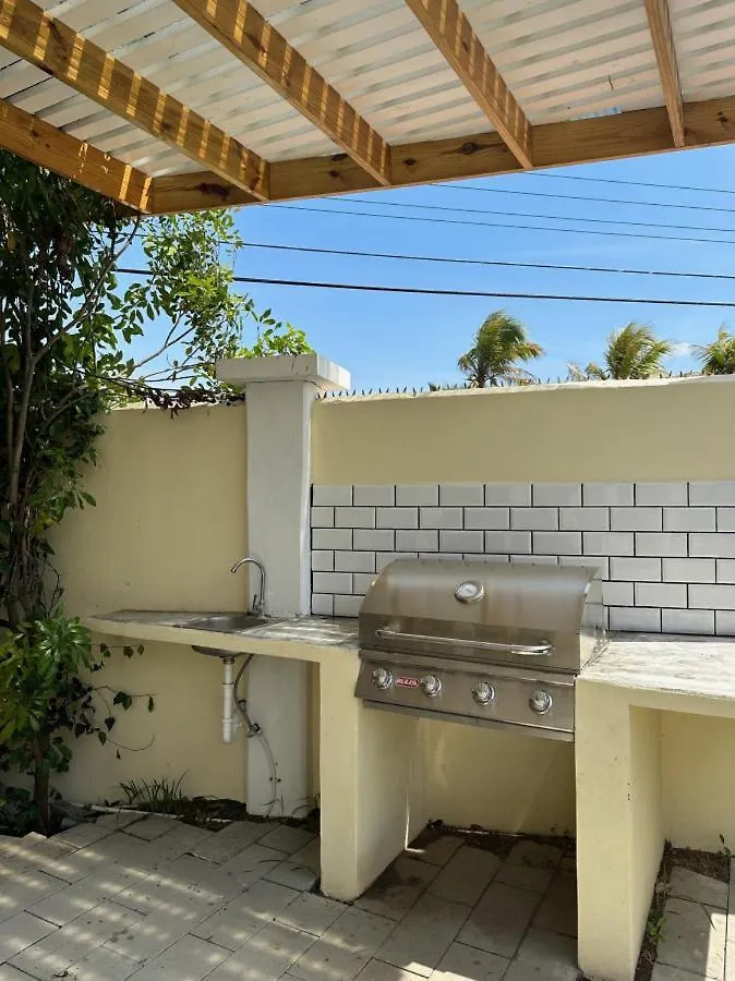 Holiday home Palm Beach 6 Bedroom Villa With Private Pool Behind Marriott